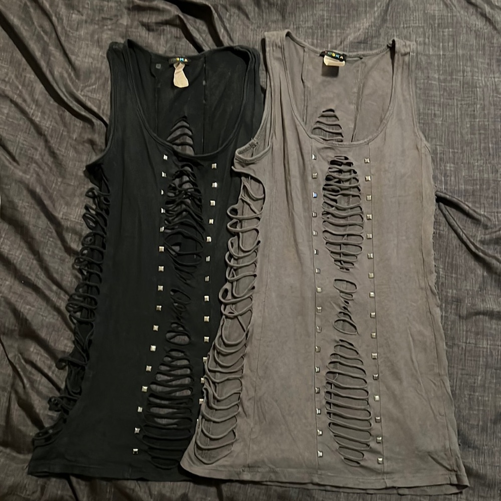 2 Toska Tank tops